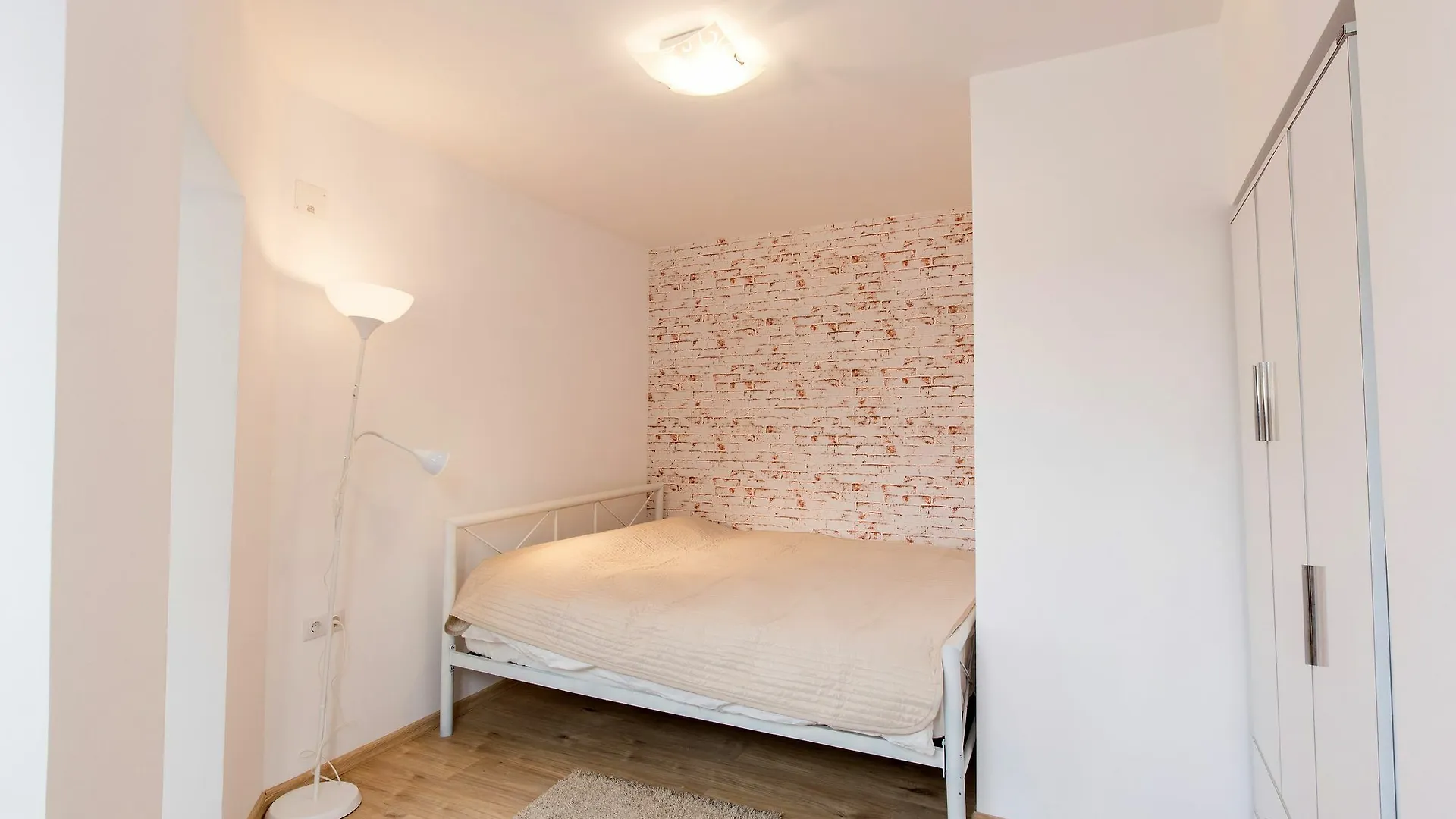 Spacious Ultracentral Apartment Old City Bucharest